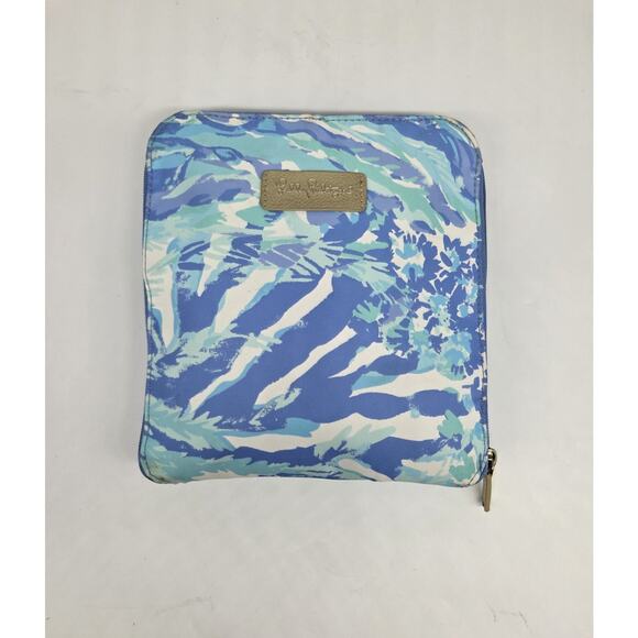 Lily Pulitzer Getaway Packable Blue Beach Tote - Picture 1 of 16